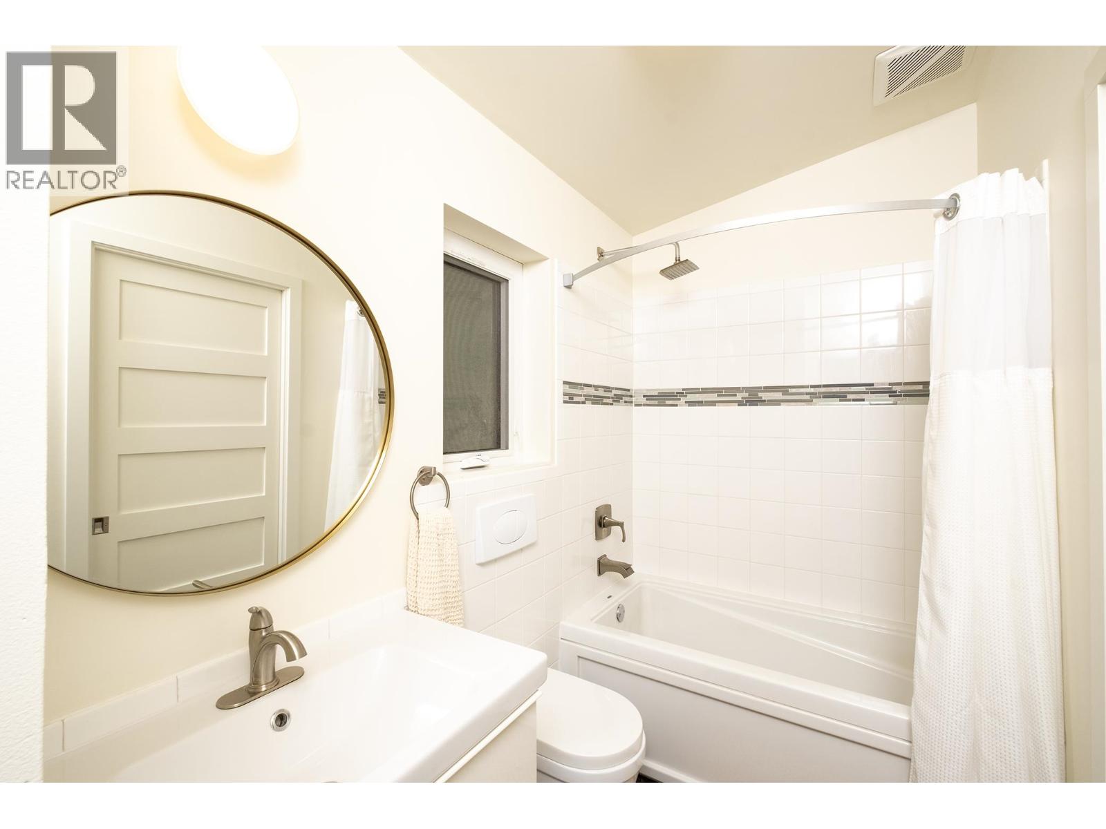 6815 SANDY HOOK TRAIL, Sechelt