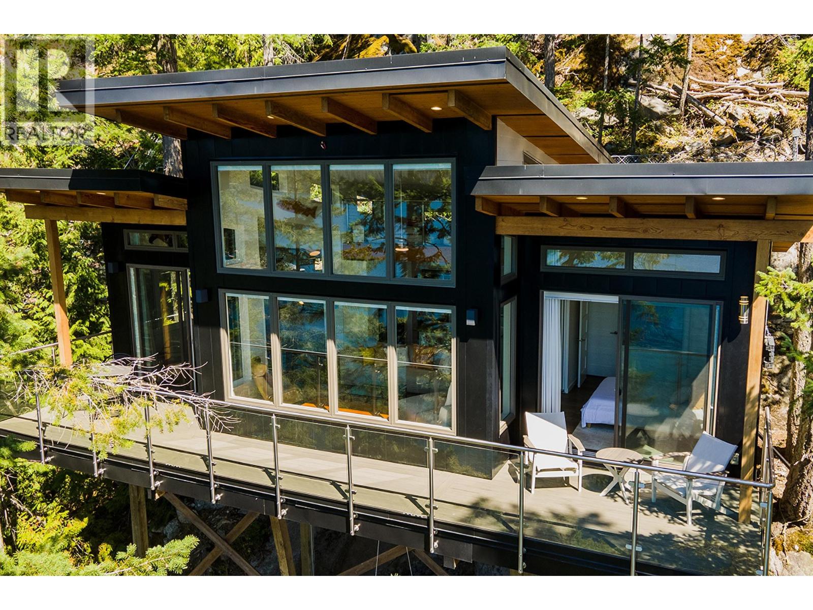 6815 SANDY HOOK TRAIL, Sechelt