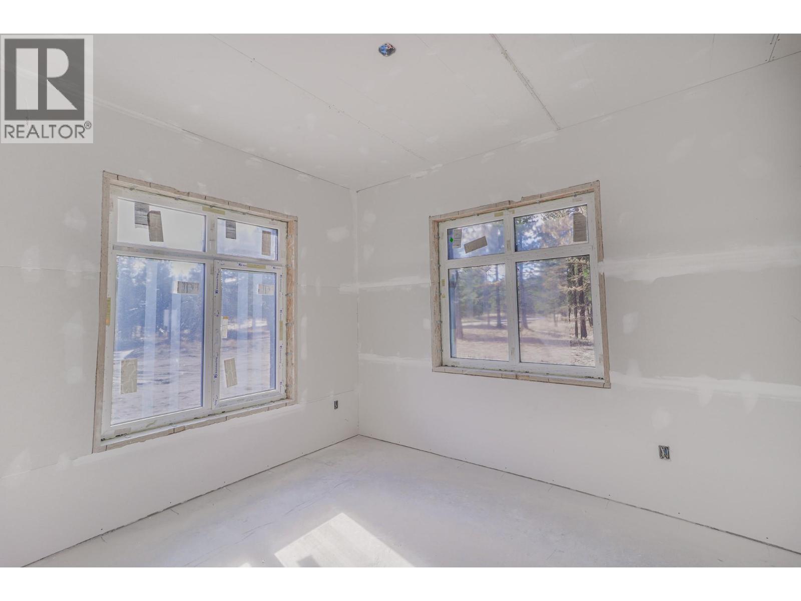 113 CORRAL Boulevard - 18