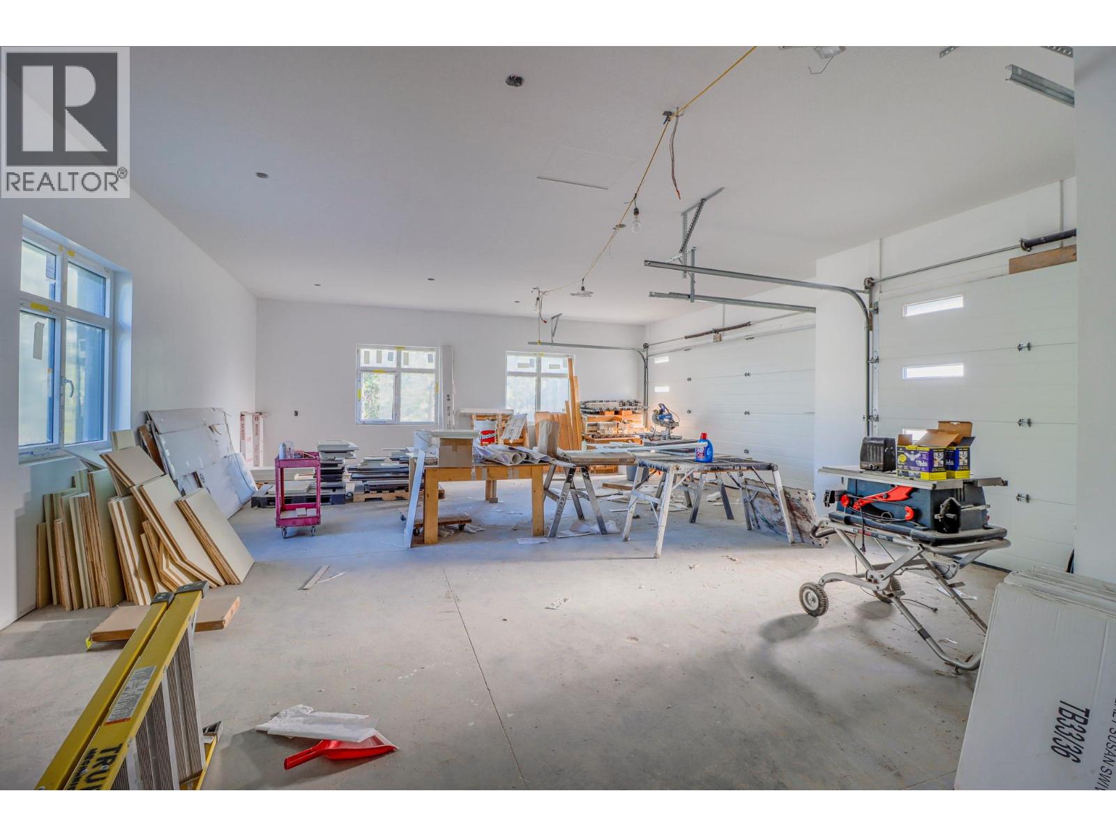 113 CORRAL Boulevard - 24