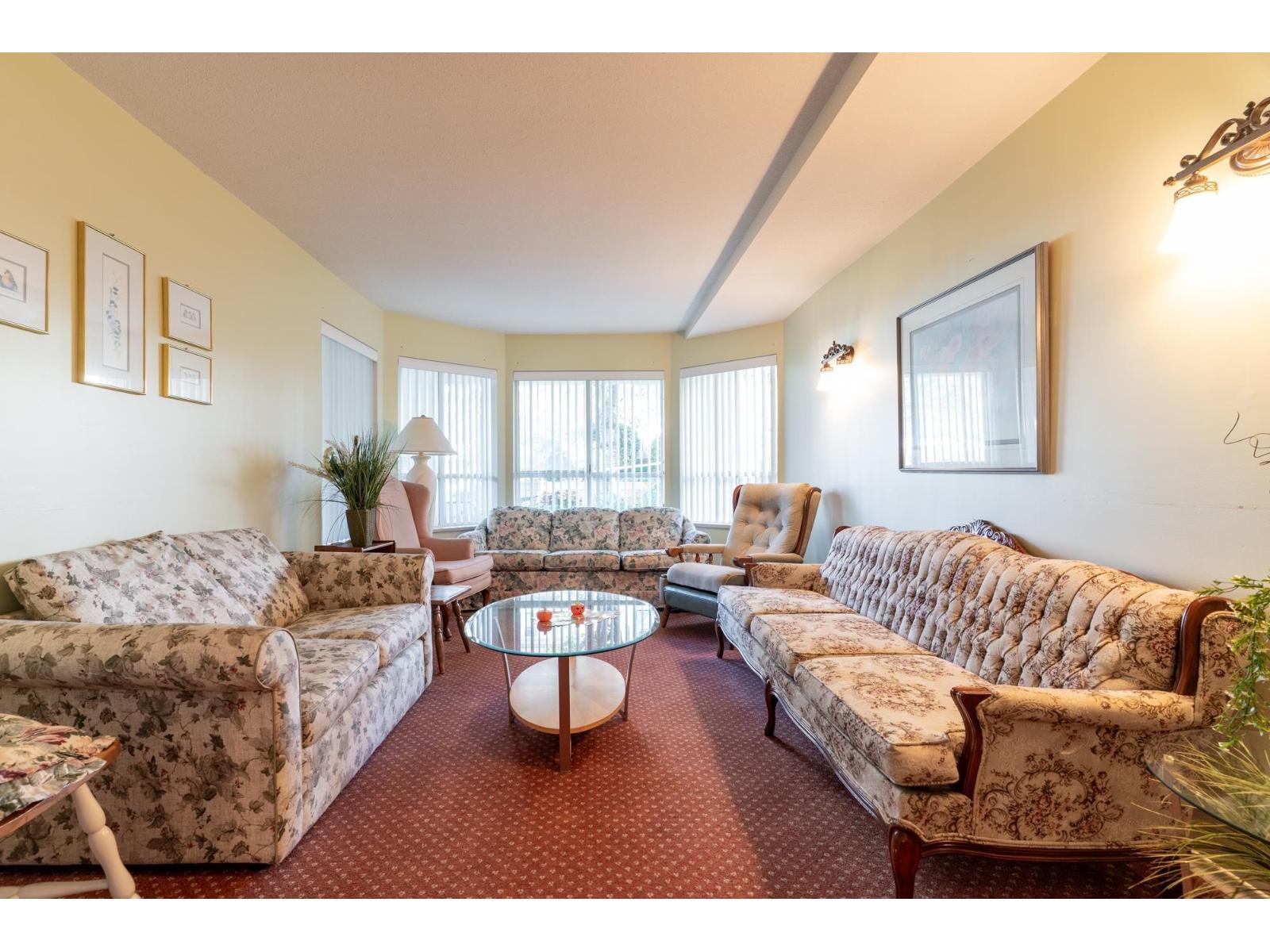 204 15130 ROPER AVENUE, White Rock