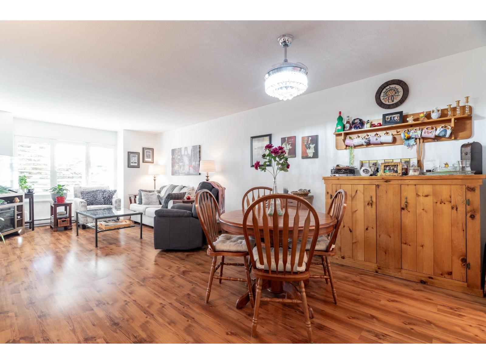 204 15130 ROPER AVENUE, White Rock