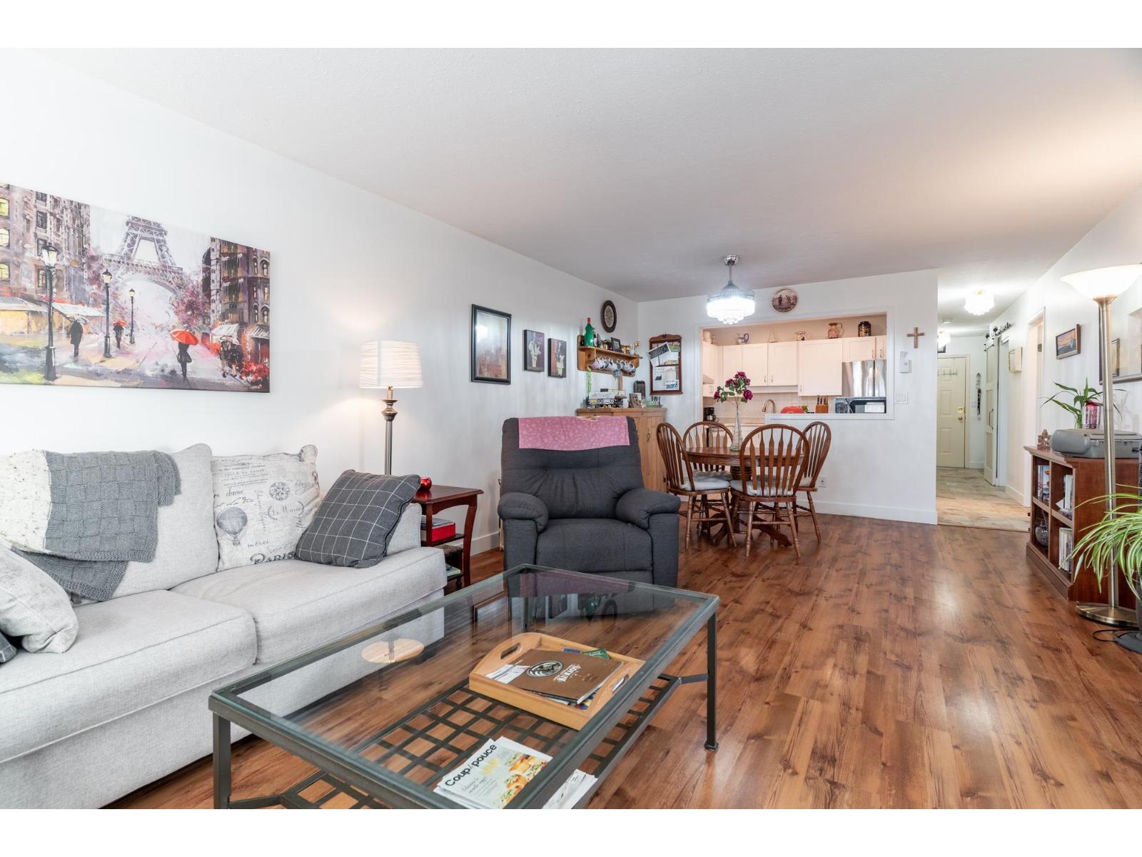 204 15130 ROPER AVENUE, White Rock