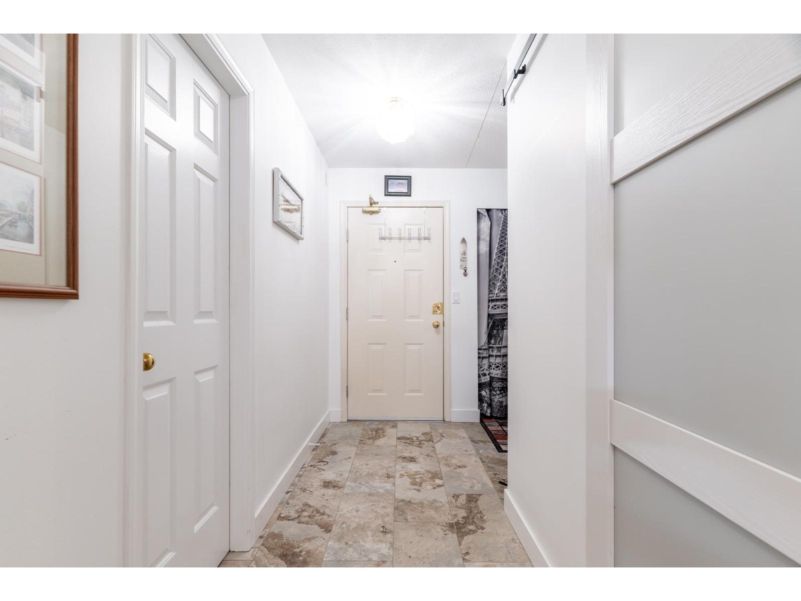 204 15130 ROPER AVENUE, White Rock