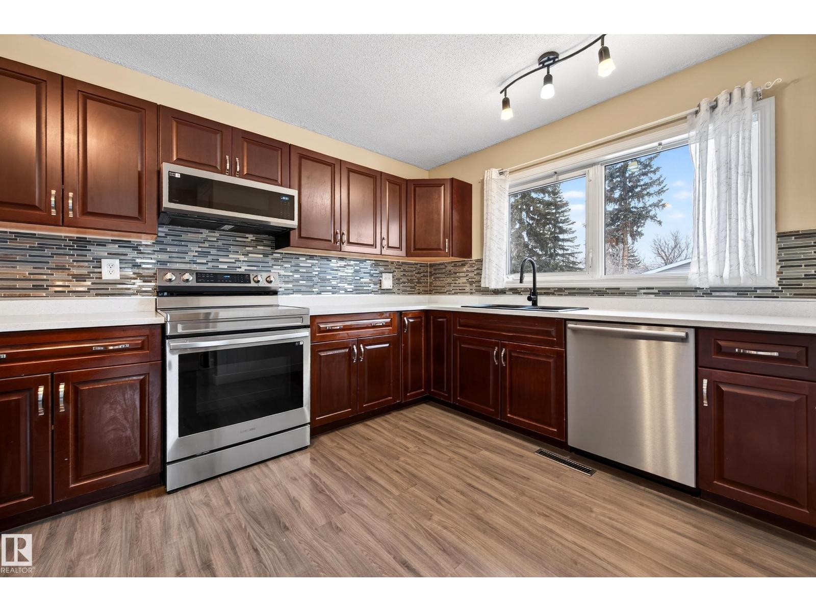 8938 94 AV, Fort Saskatchewan