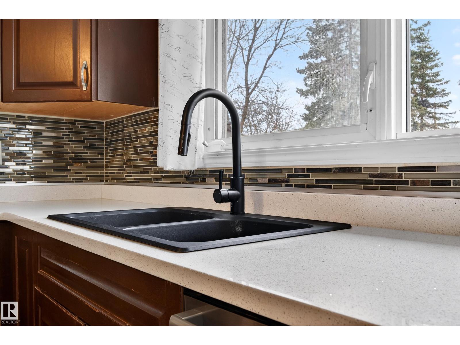 8938 94 AV, Fort Saskatchewan