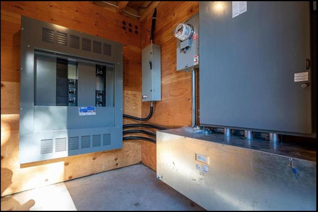 23009 FRASER HIGHWAY, Langley