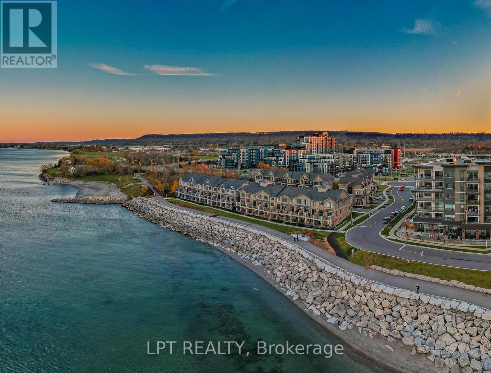 16 PLACE POLONAISE DRIVE