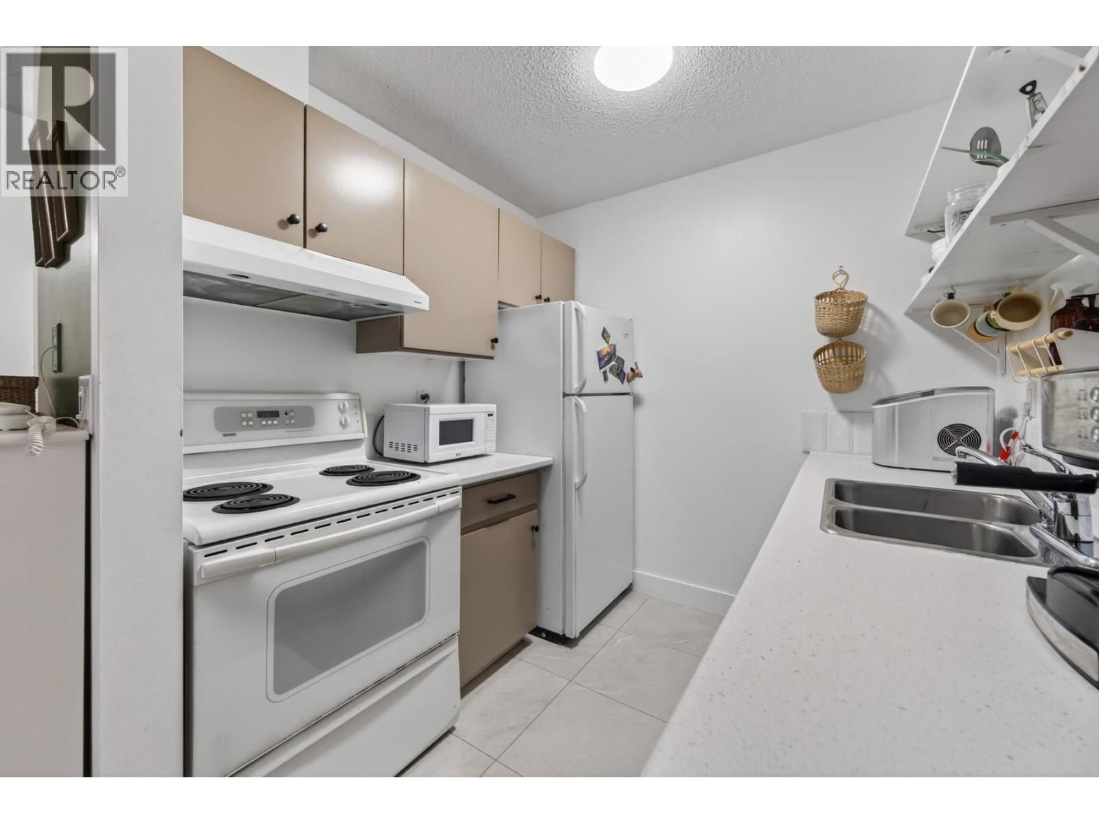 #107 751 GRANDVIEW TERRACE - 6