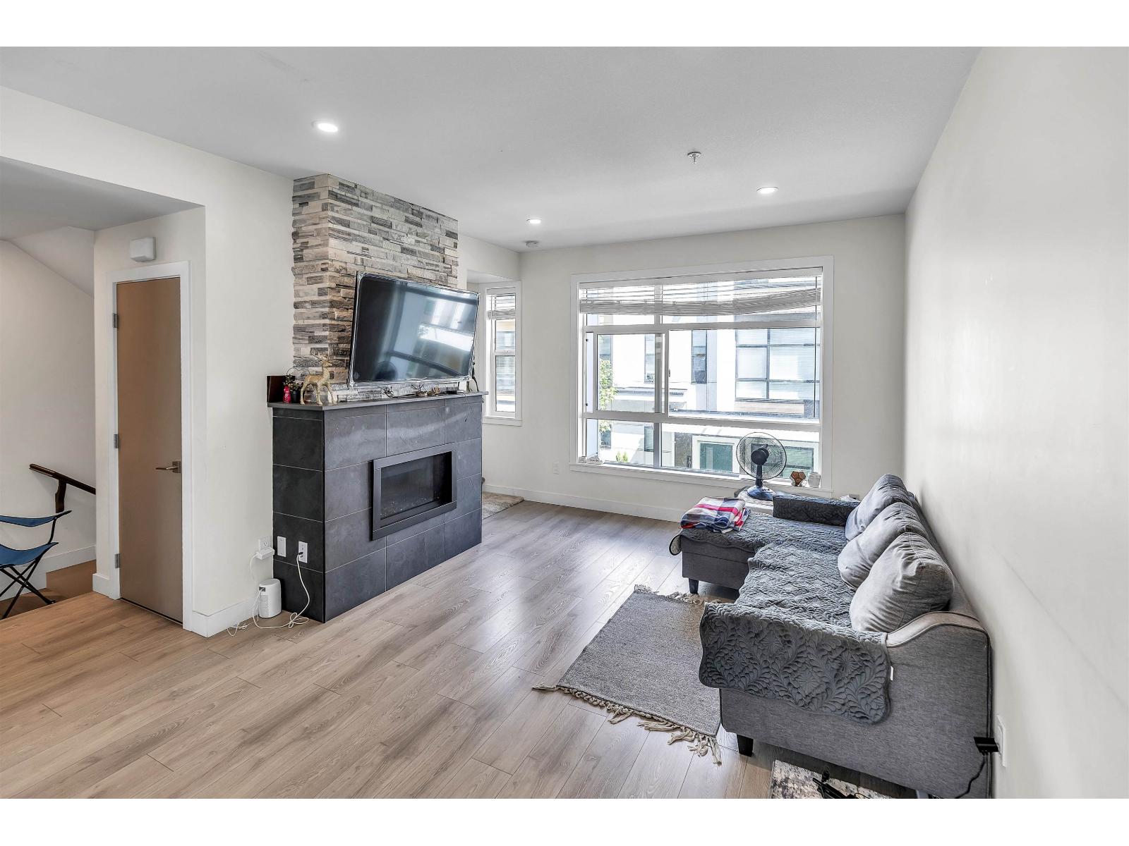 209 46150 THOMAS ROAD, Vedder Crossing, Chilliwack