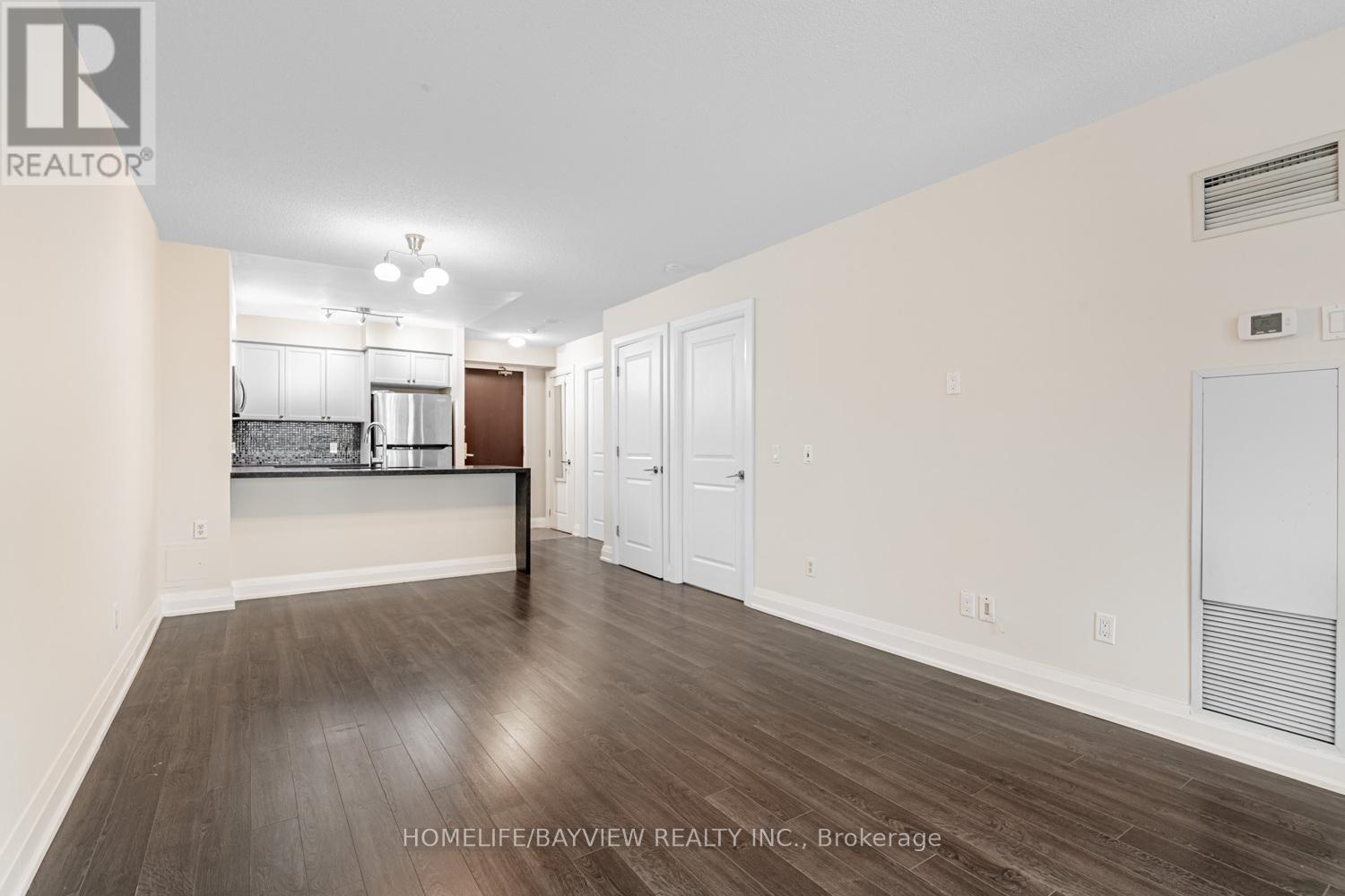 #1015 18 PARKVIEW AVENUE - 10