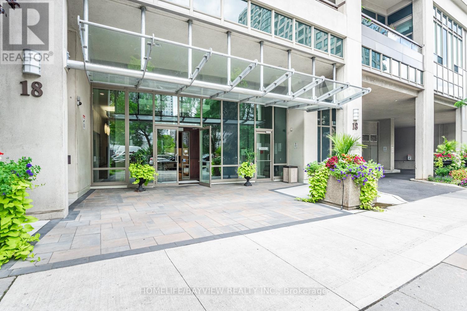 #1015 18 PARKVIEW AVENUE - 2
