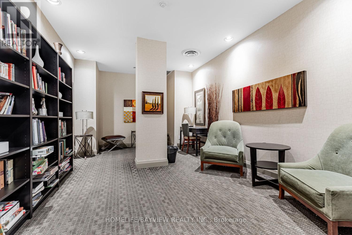 #1015 18 PARKVIEW AVENUE - 23