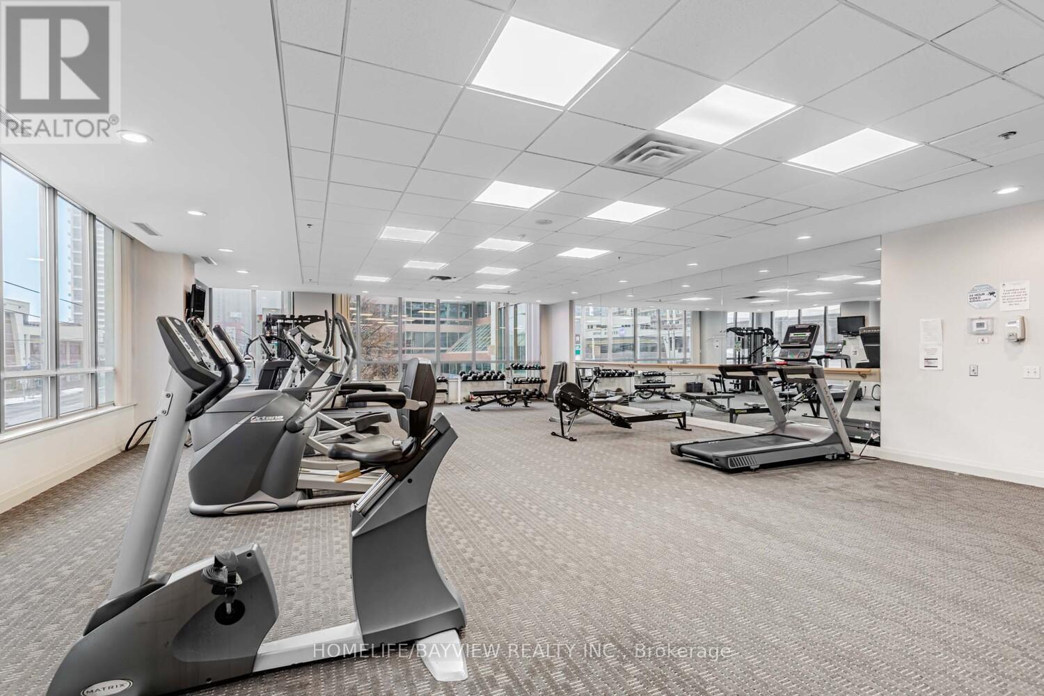 #1015 18 PARKVIEW AVENUE - 24