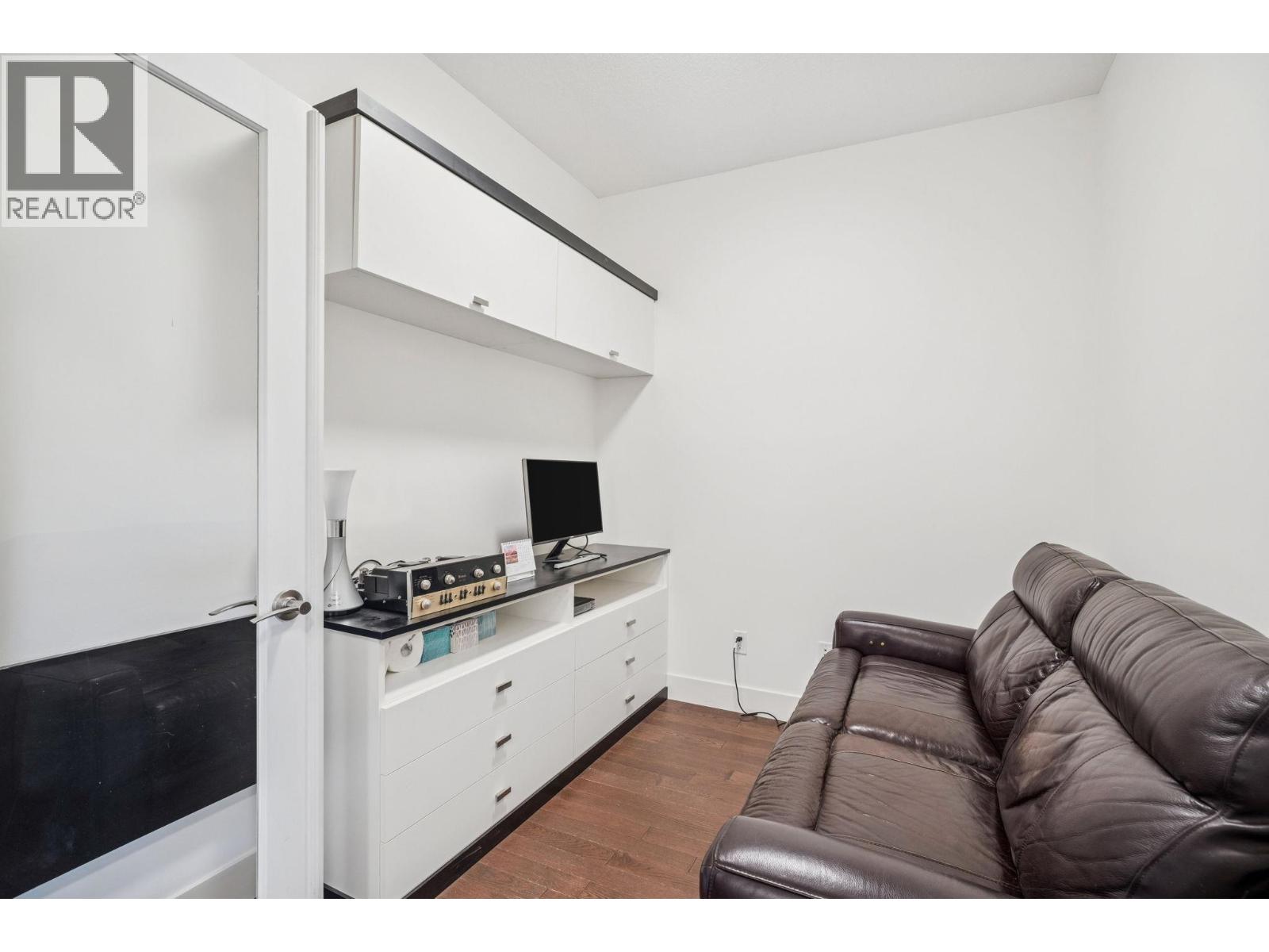 707 1415 PARKWAY BOULEVARD, Coquitlam