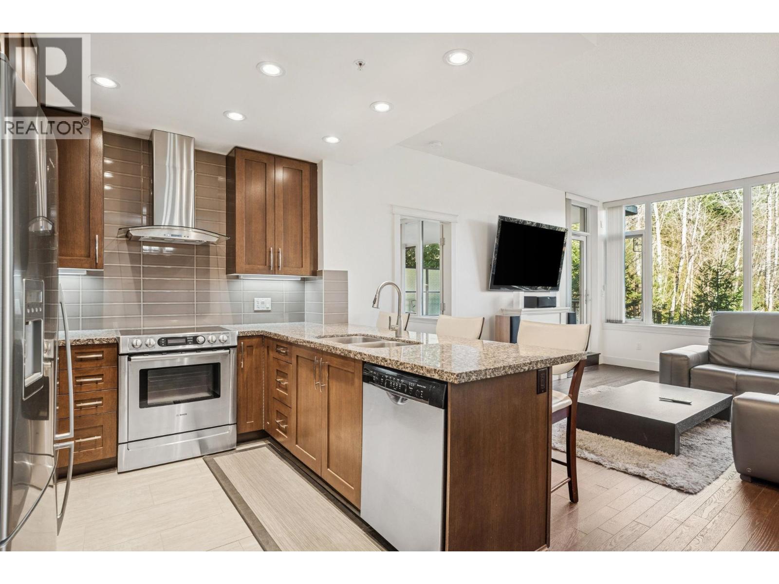 707 1415 PARKWAY BOULEVARD, Coquitlam