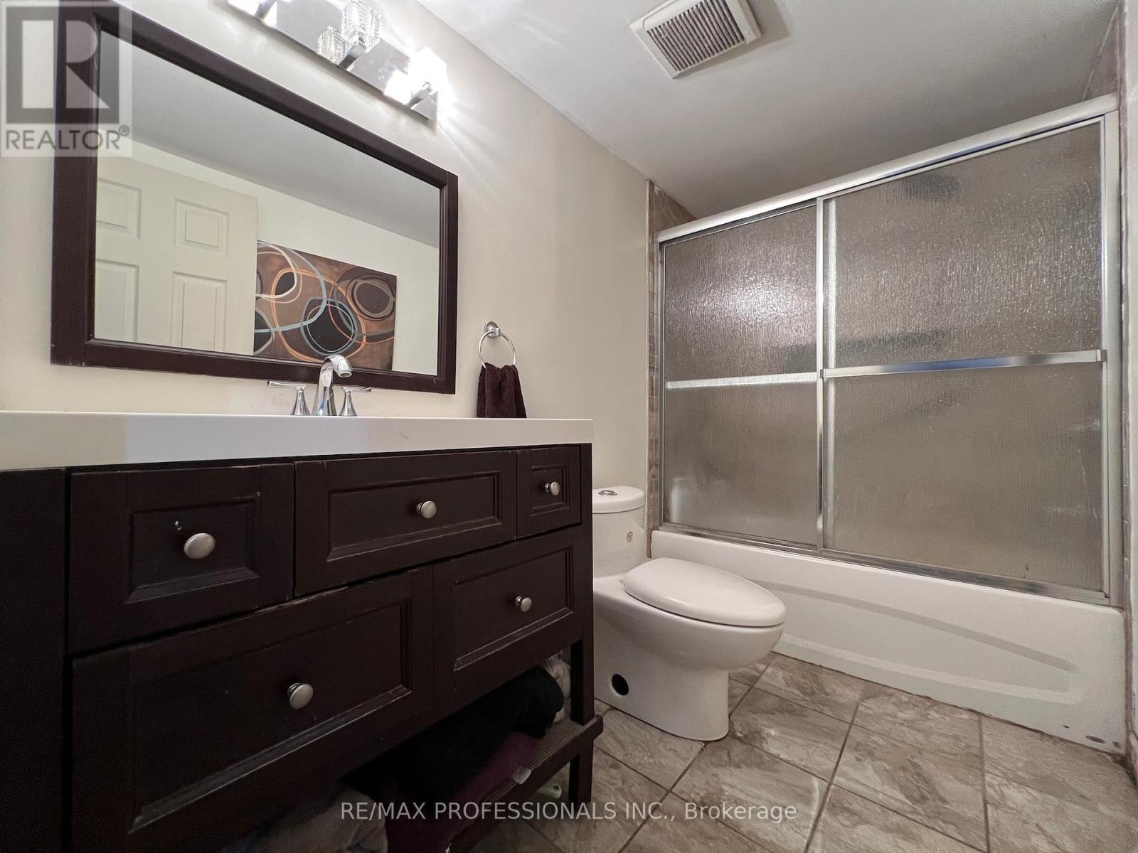 4 LOCUST STREET - 16