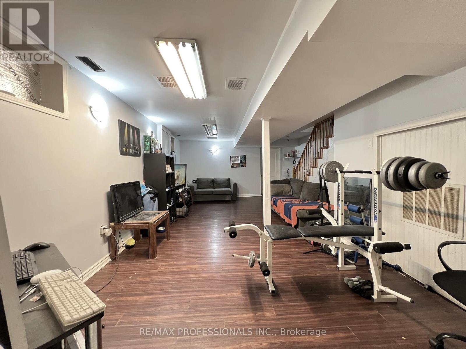 4 LOCUST STREET - 21