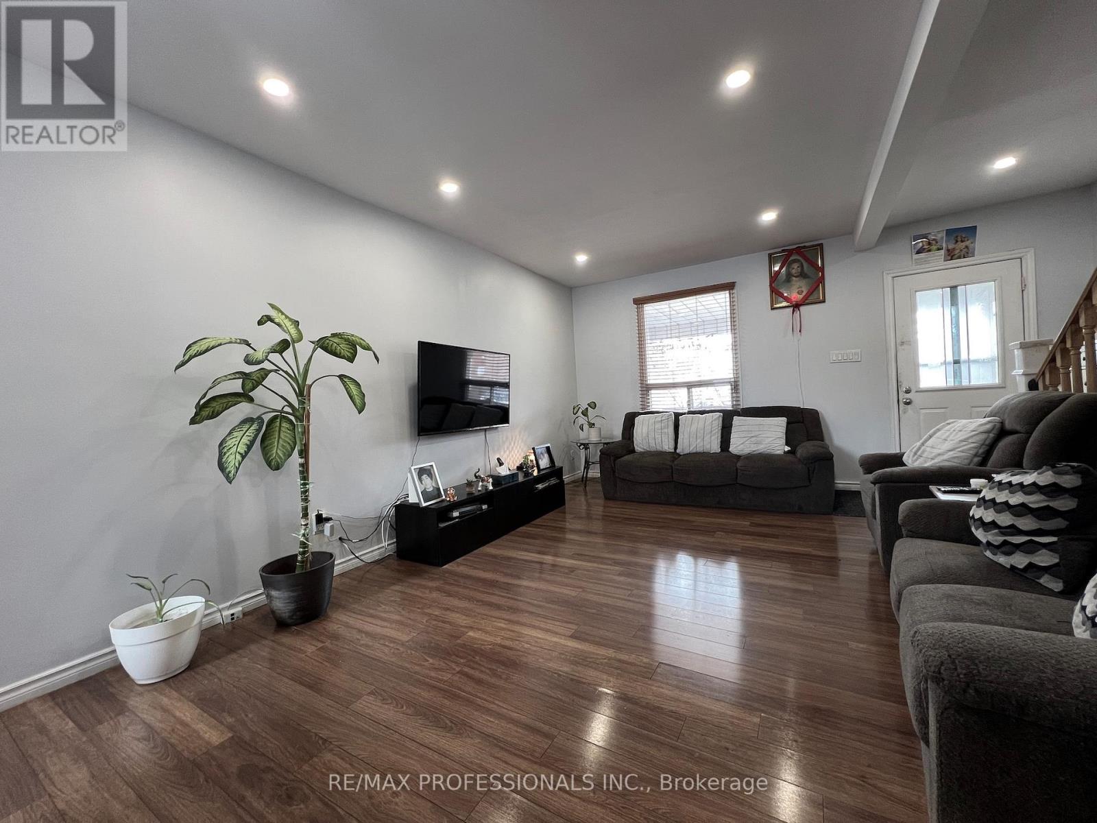 4 LOCUST STREET - 6