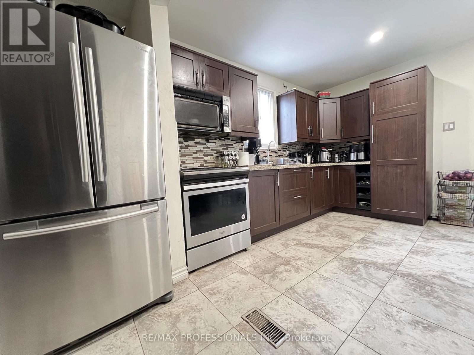 4 LOCUST STREET - 8