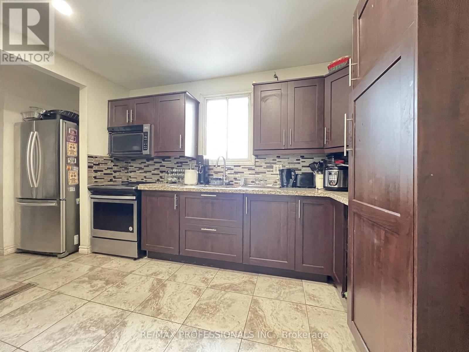 4 LOCUST STREET - 9