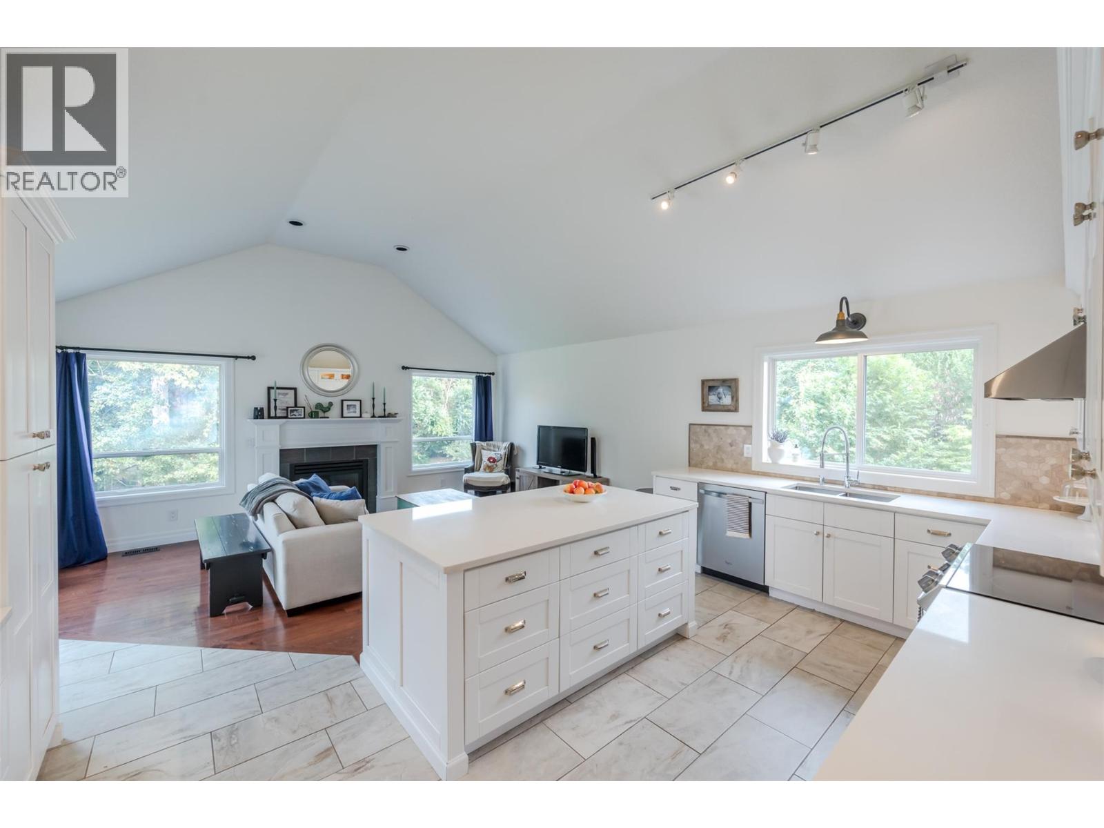 6107 TAVENDER COURT - Image 2