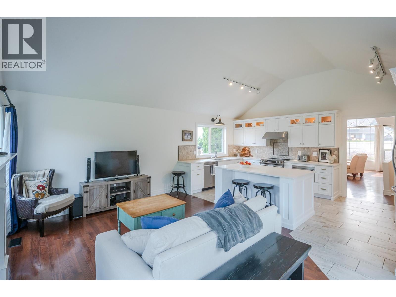 6107 TAVENDER COURT - 23