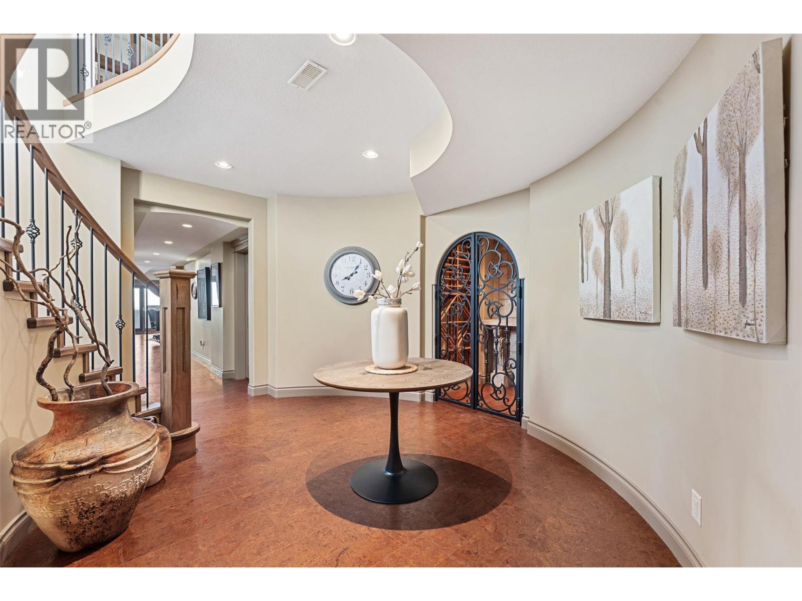  660 Almandine Court, Kelowna