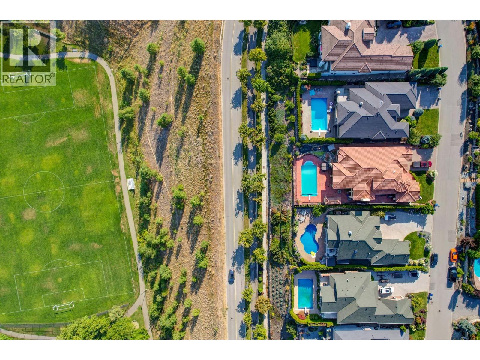  660 Almandine Court, Kelowna