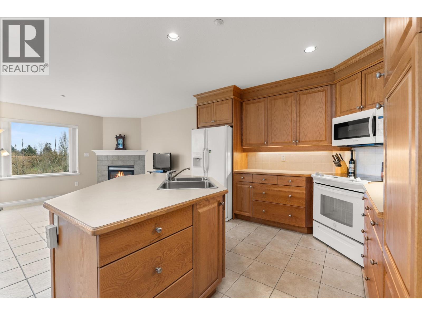 #203-1330 HUNTER Road, Delta