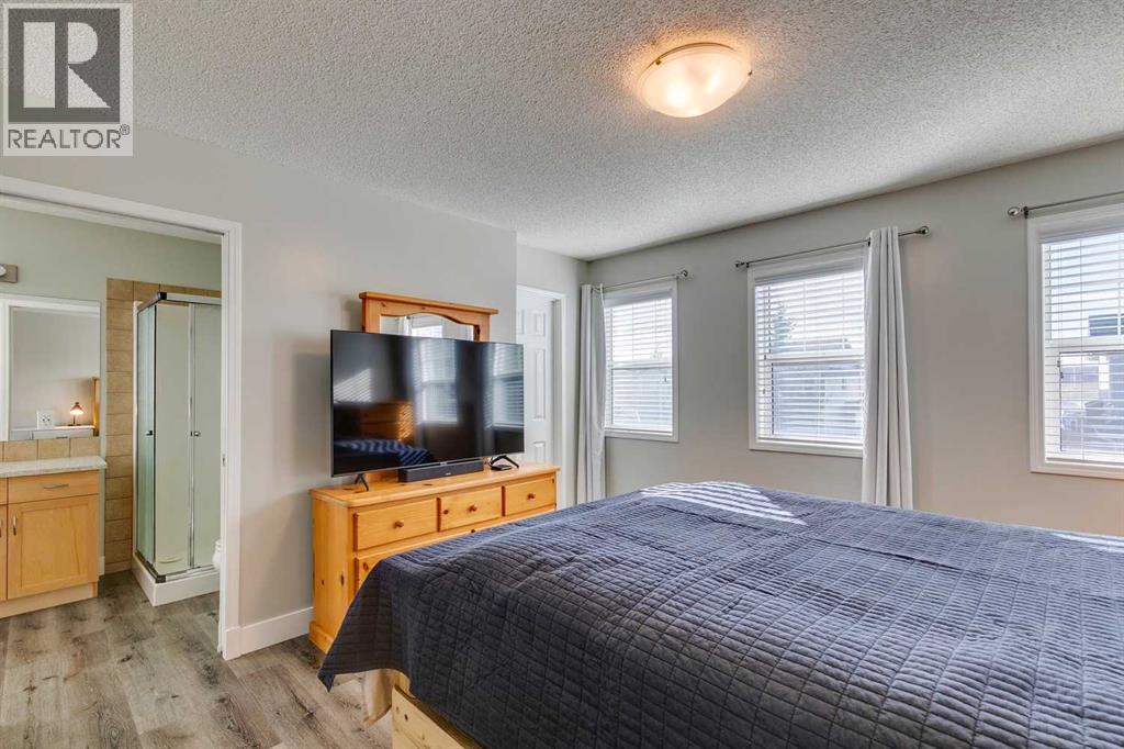 Single Family House for Sale in  Everglen Way SW Evergreen Calgary 