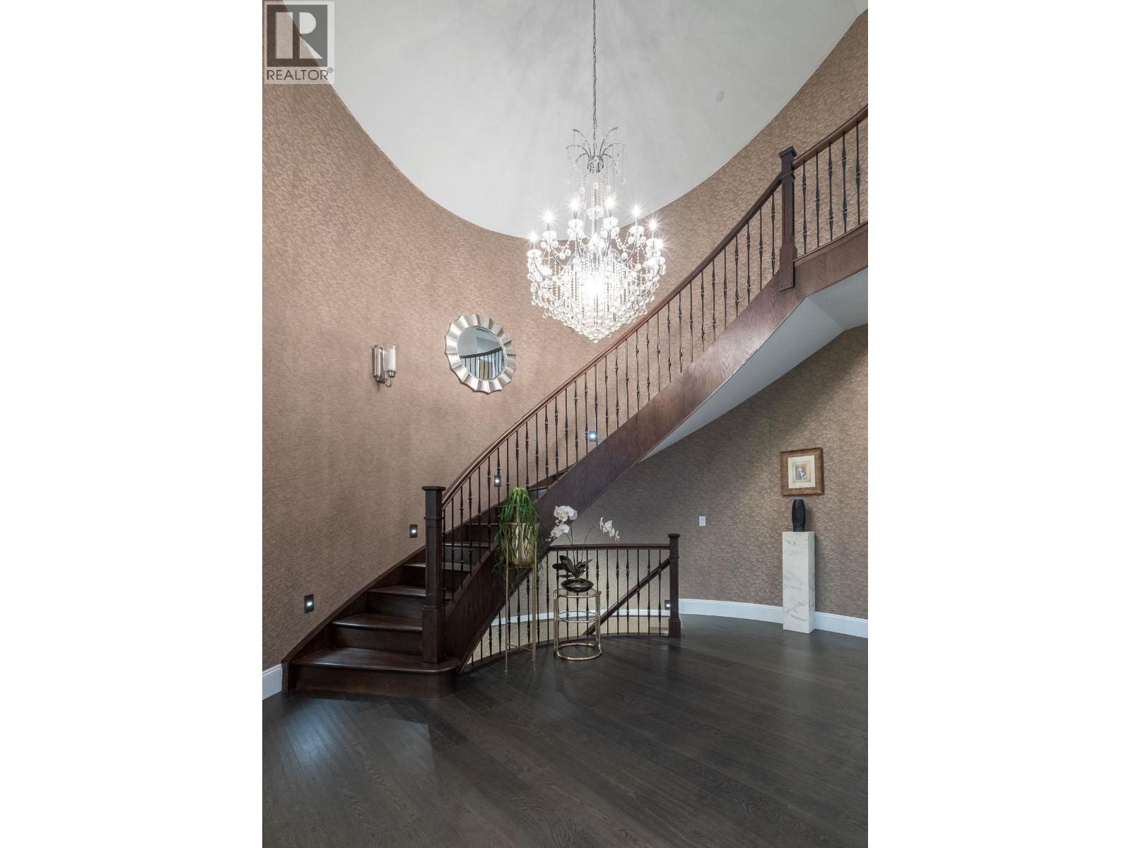 2567 LAWSON AVENUE, West Vancouver