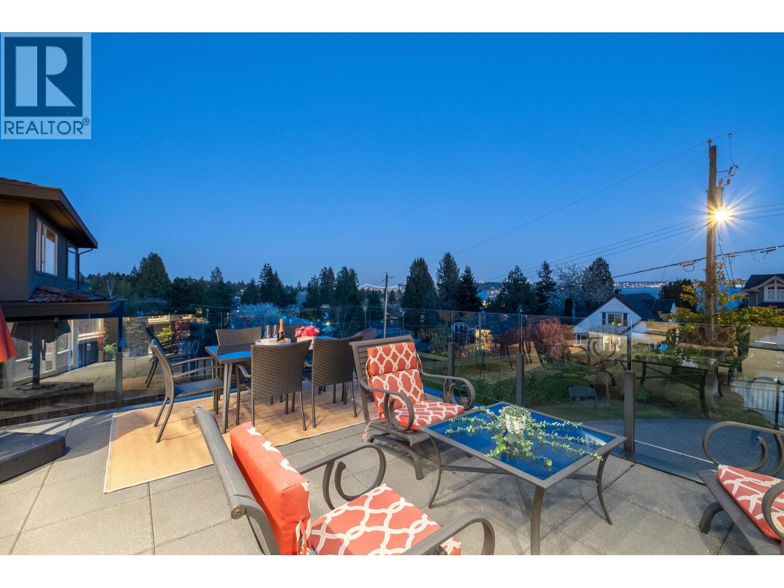 2567 LAWSON AVENUE, West Vancouver