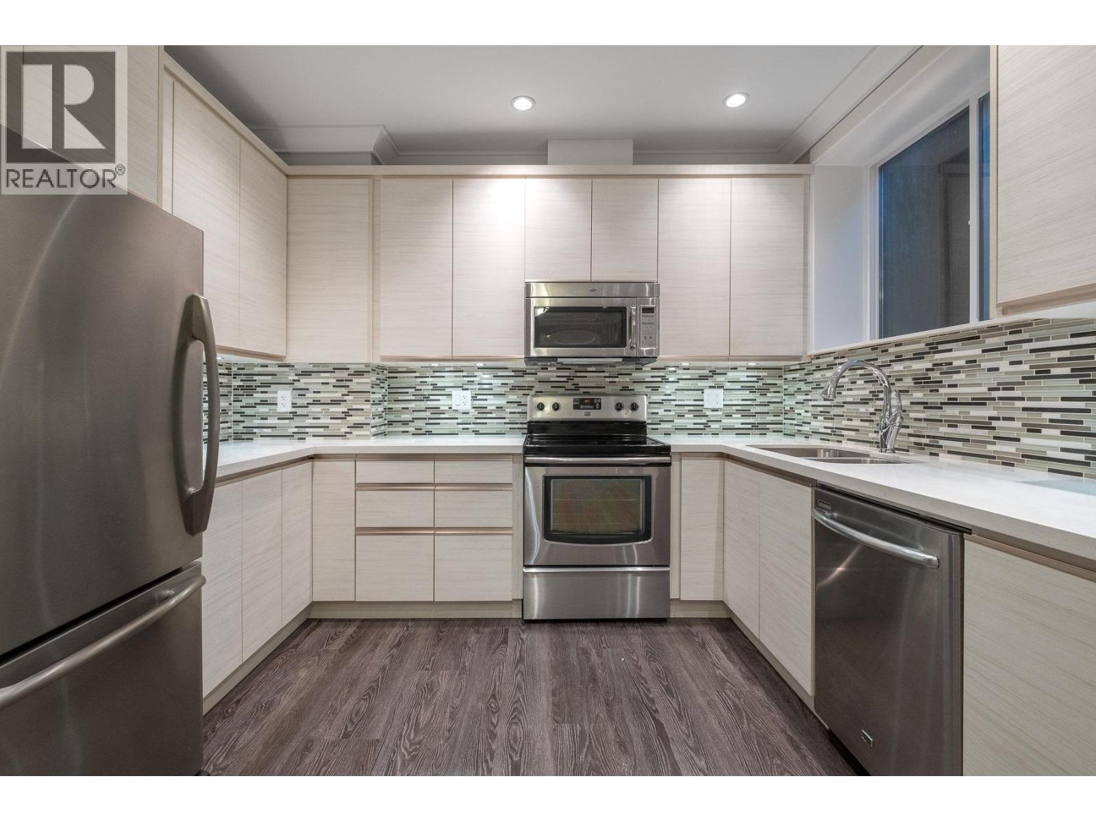 2567 LAWSON AVENUE, West Vancouver