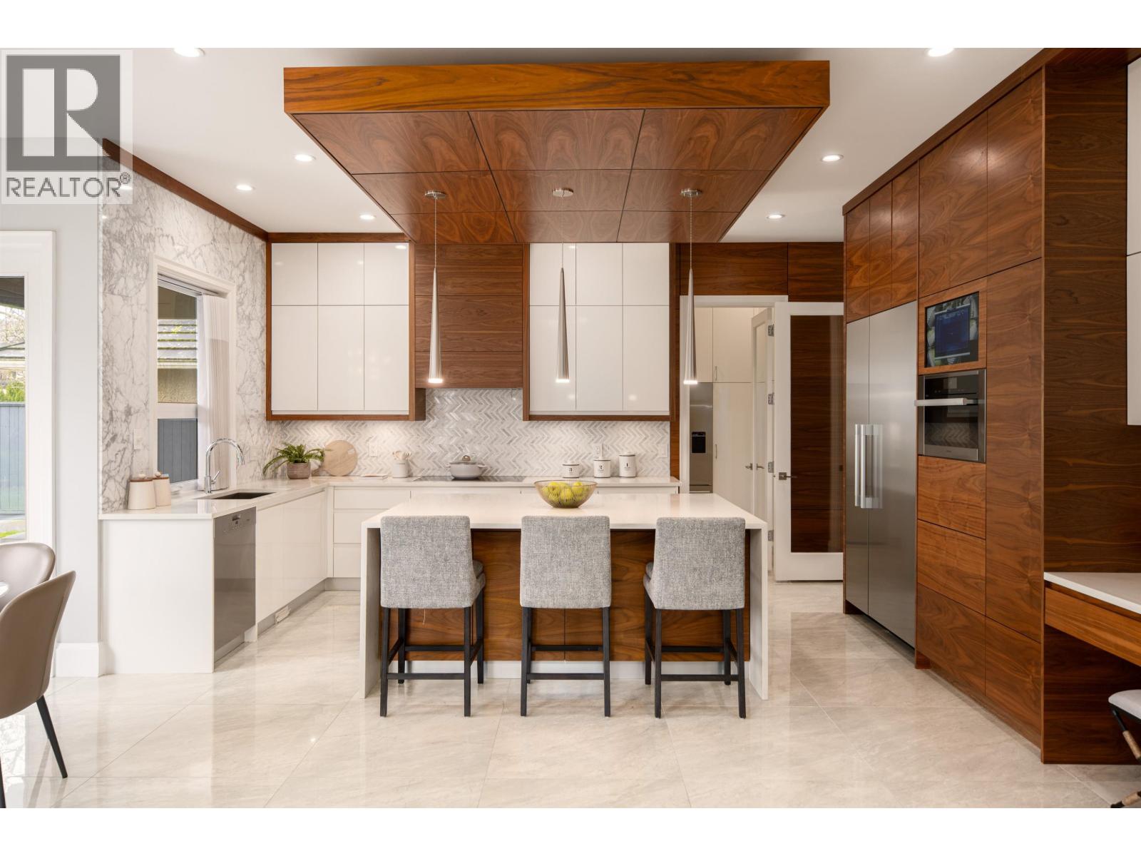 8160 RAILWAY Avenue, Richmond