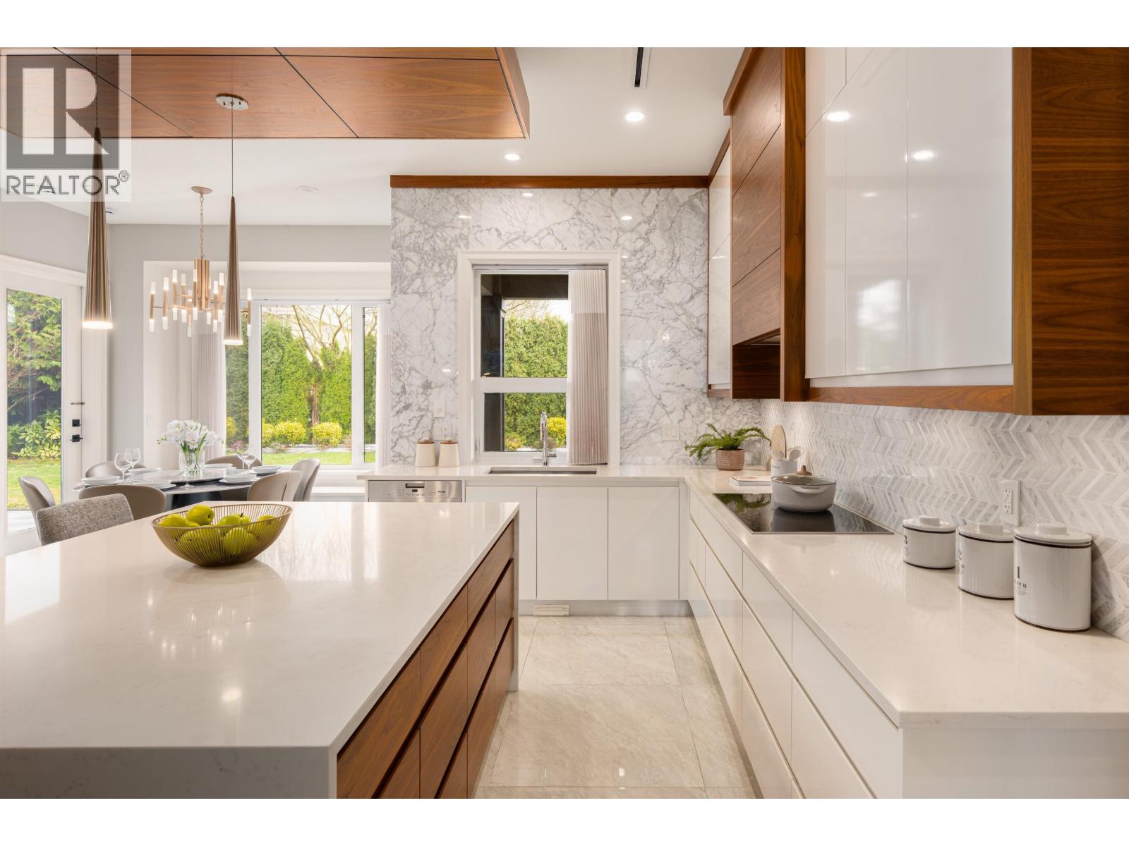 8160 RAILWAY Avenue, Richmond