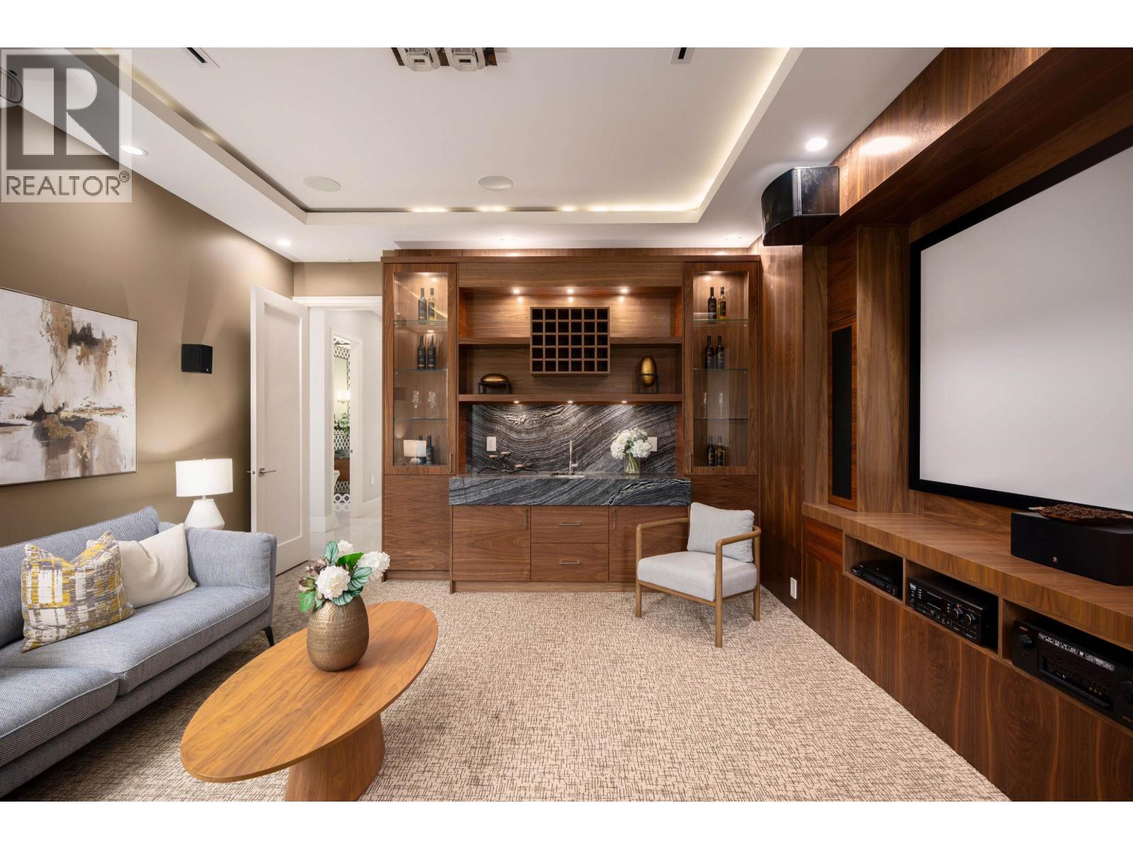 8160 RAILWAY Avenue, Richmond