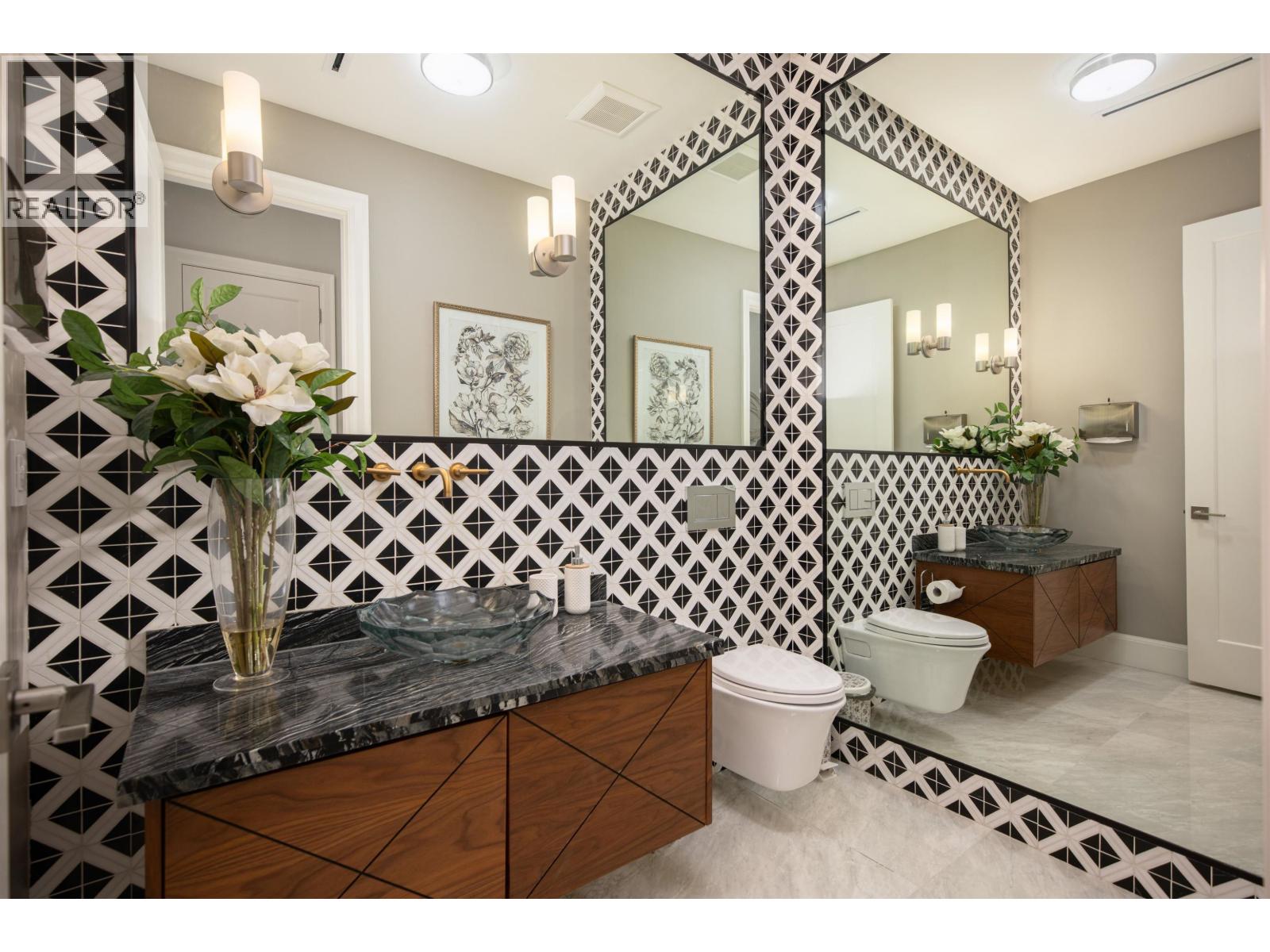 8160 RAILWAY Avenue, Richmond