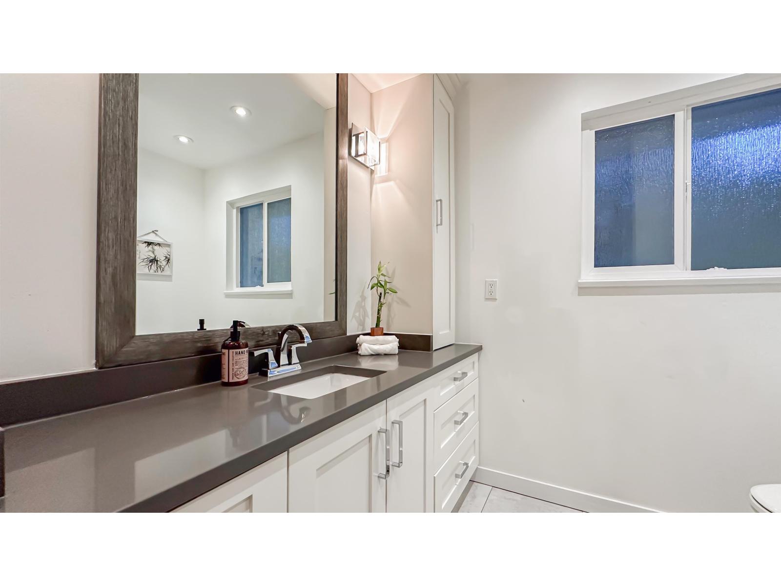 8594 SUNBURY Place, Delta