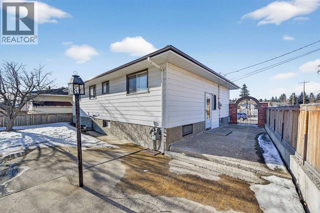 Single Family House Bungalow for Sale in  Huntridge Hill NE Huntington Hills Calgary 