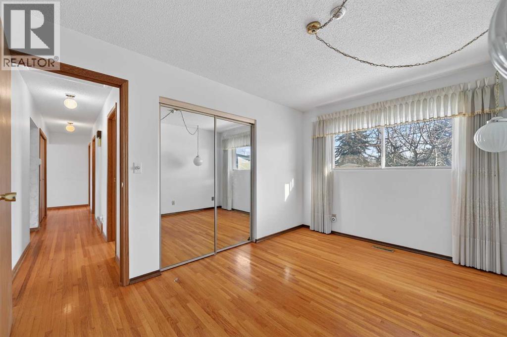 Single Family House Bungalow for Sale in  Huntridge Hill NE Huntington Hills Calgary 