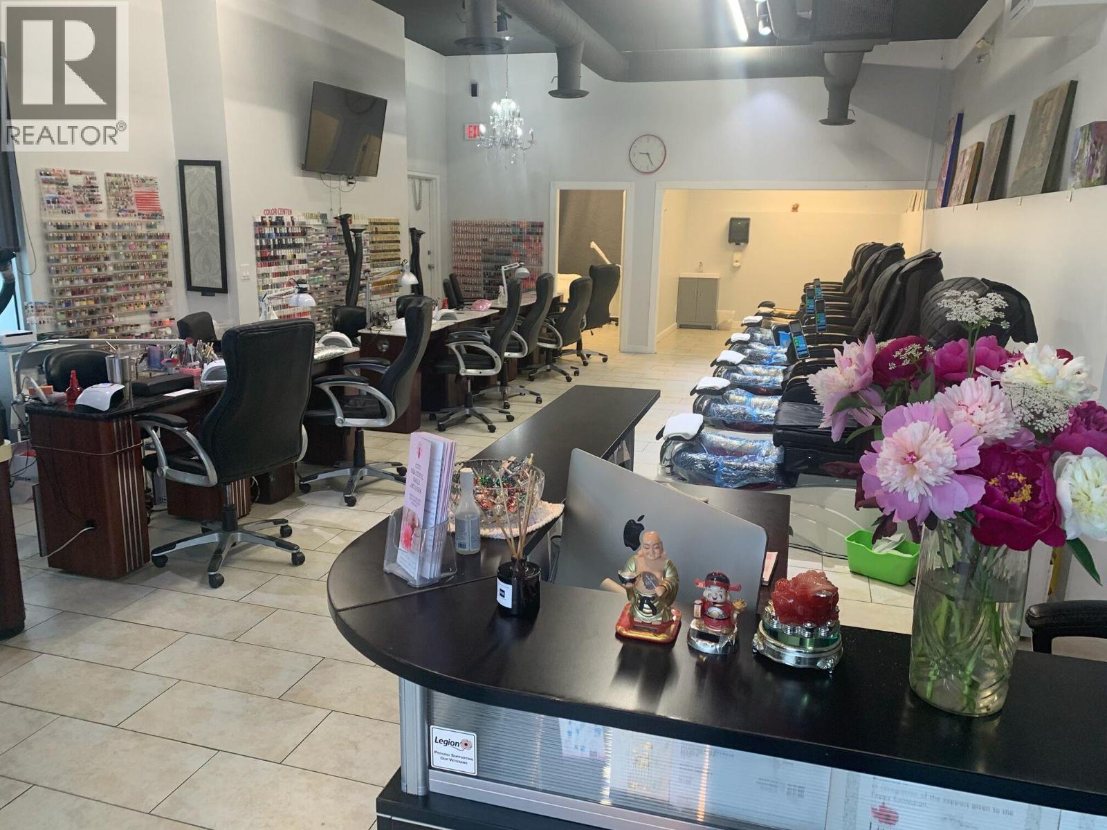 2 110 Hollywood Road, Kelowna