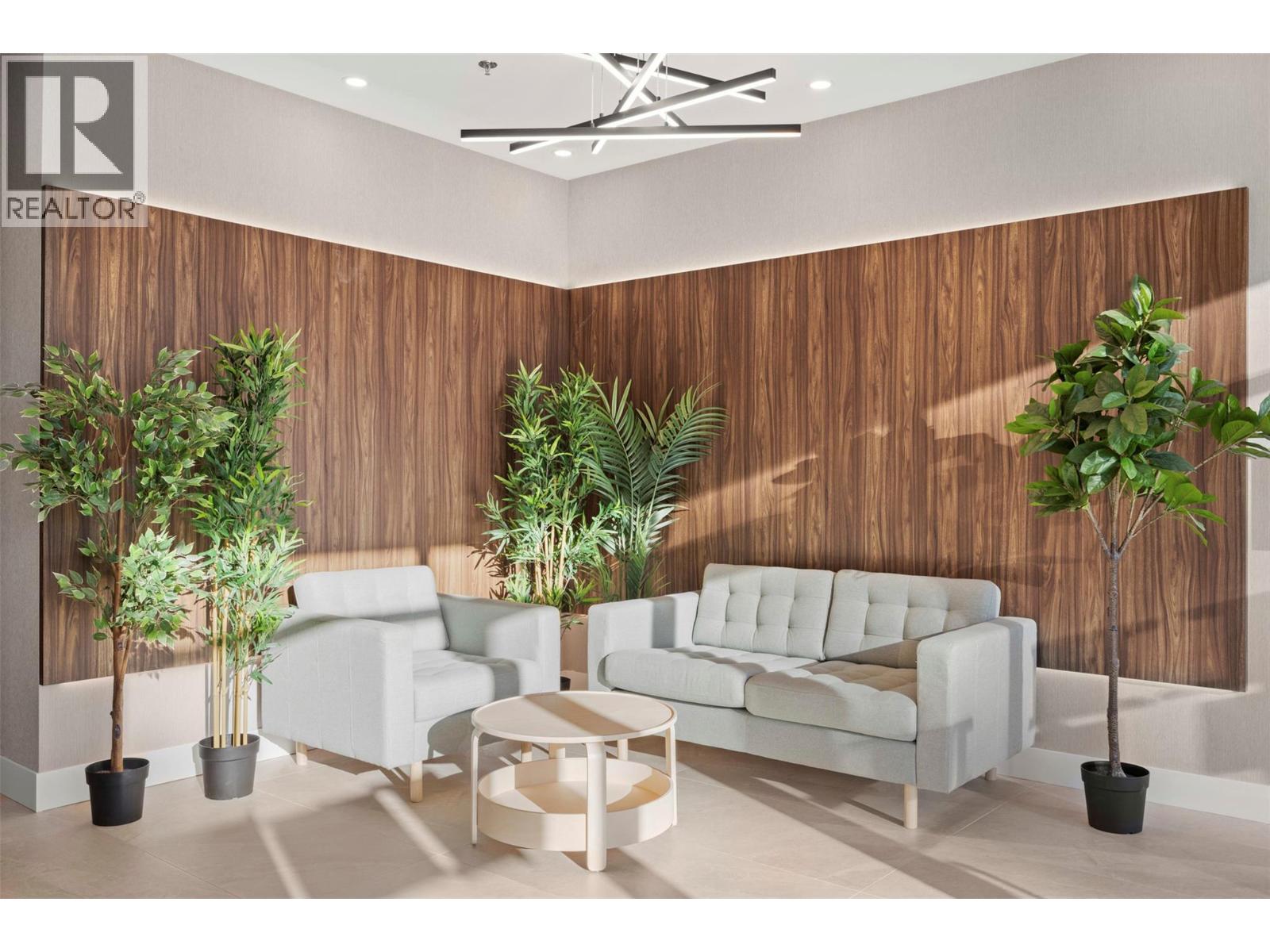 212 1380 Pridham Avenue, Kelowna