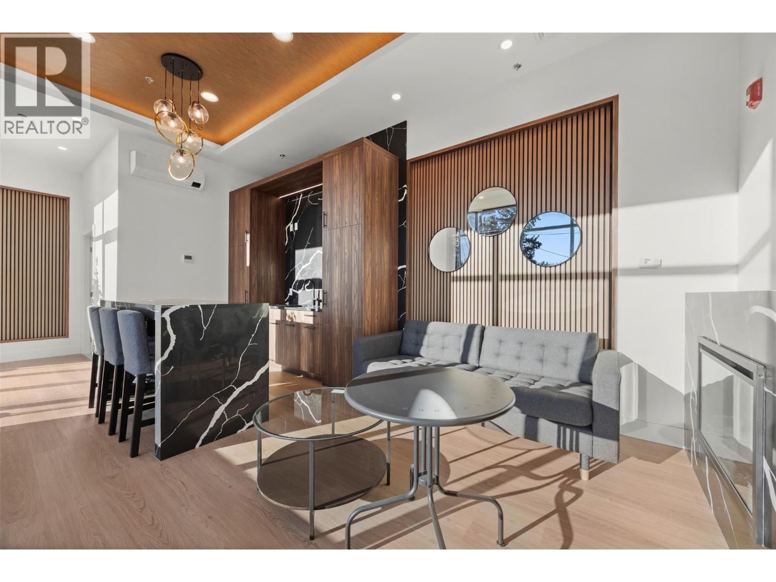 212 1380 Pridham Avenue, Kelowna