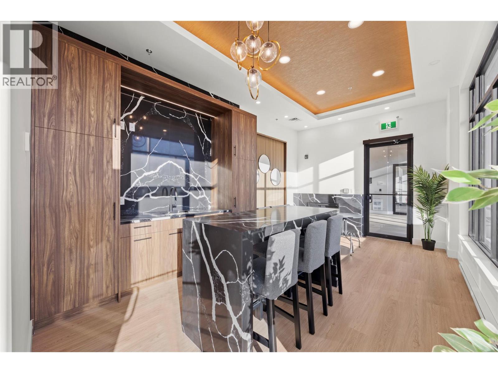 212 1380 Pridham Avenue, Kelowna