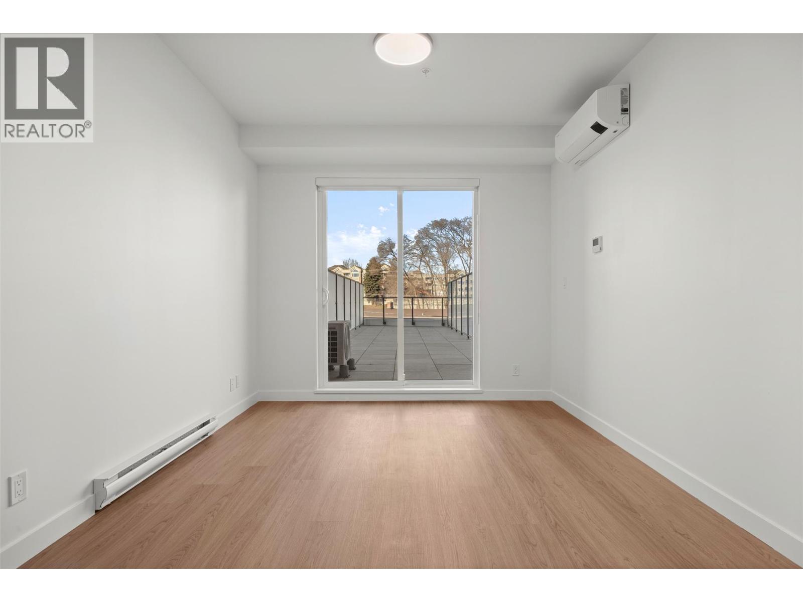 212 1380 Pridham Avenue, Kelowna