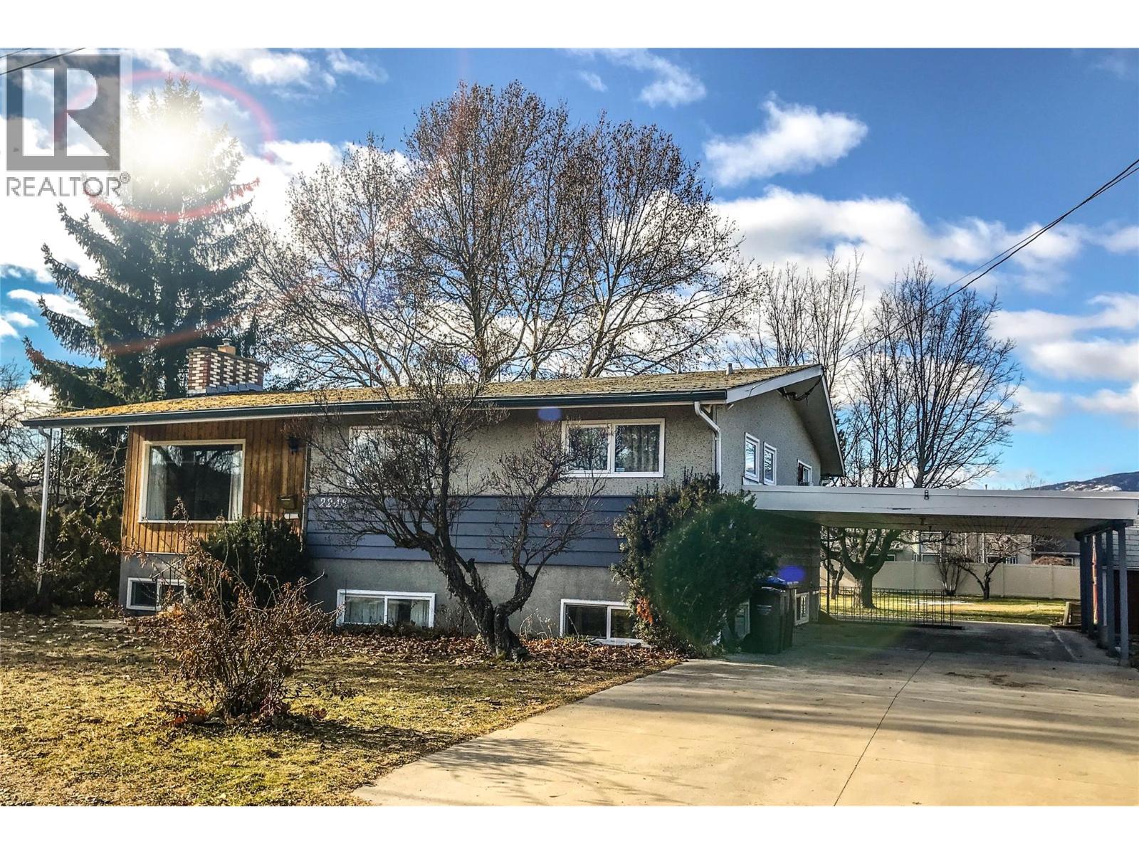  2248 Stillingfleet Road, Kelowna