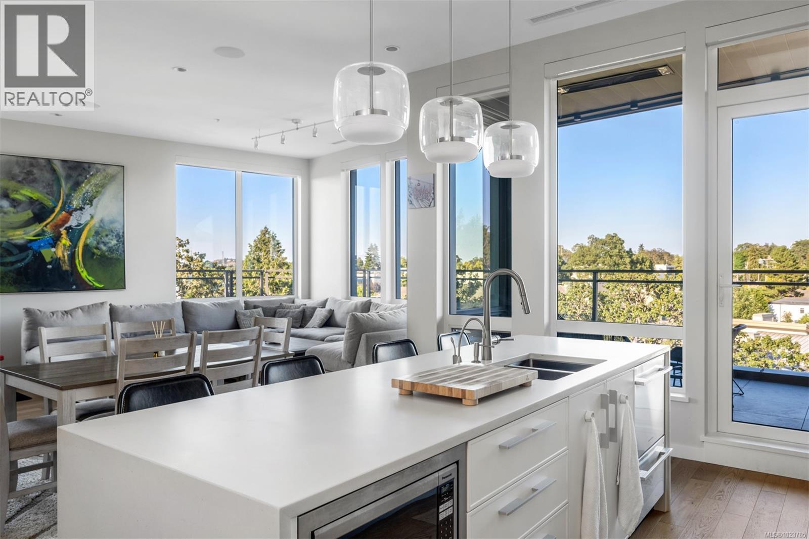 601 1201 Fort St, Victoria, British Columbia