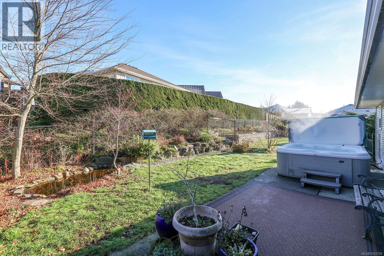 2471 Avro Arrow Dr, Comox