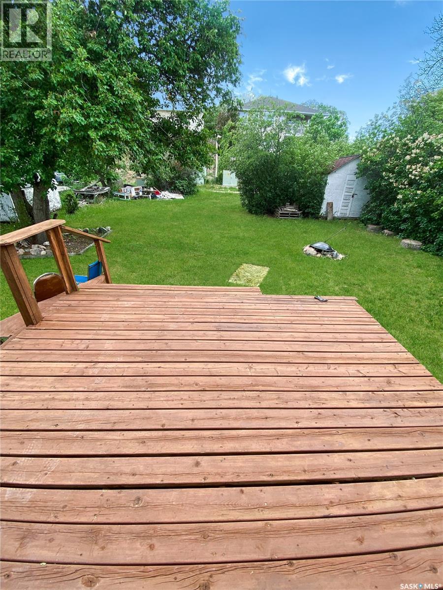 Single Family House Bungalow for Sale in  th AVENUE NE Swift Current 